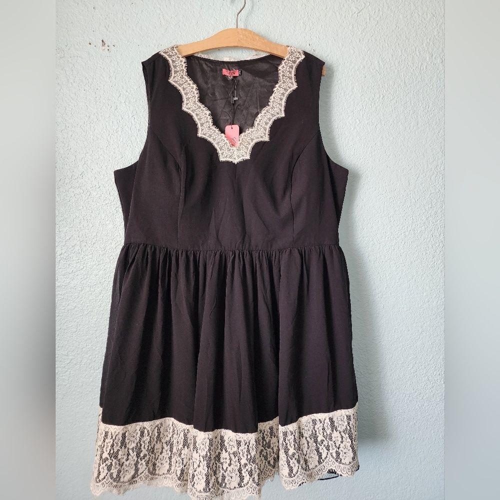 Chi Chi London Elegant Black Lace Trim  Dress